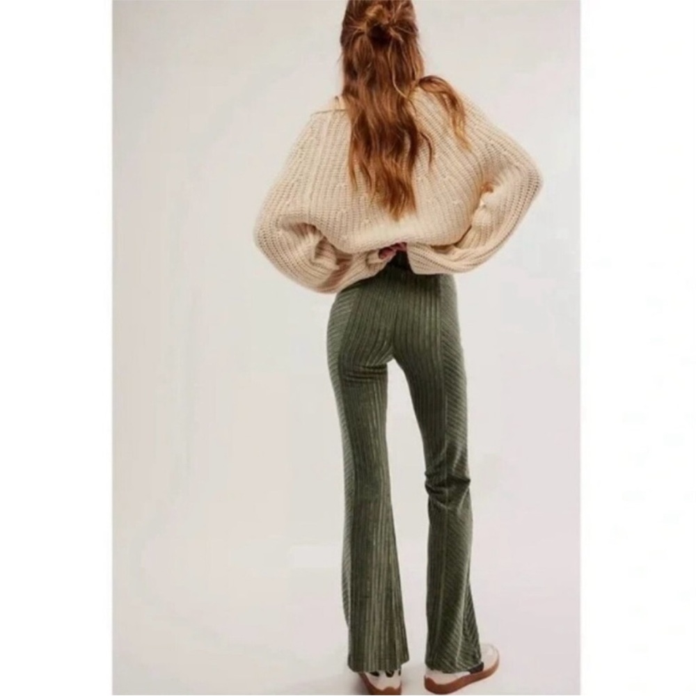 Free People Slim Pull-On Velvet Flare Pants Green Size Medium